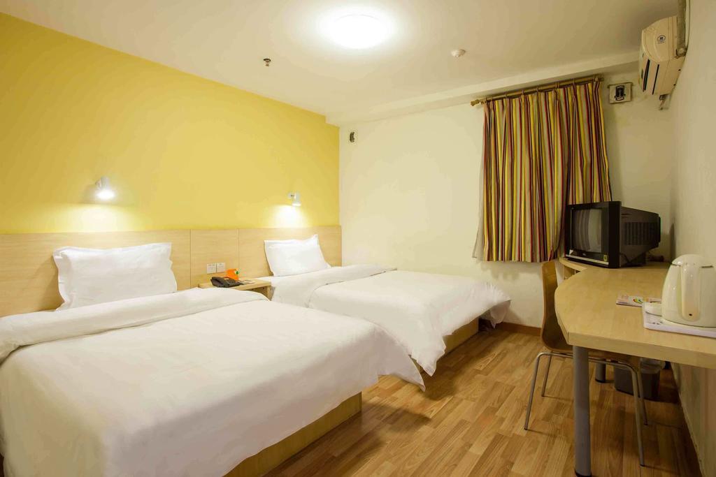 7Days Inn Wuhan Jiefang Park Branch Room photo